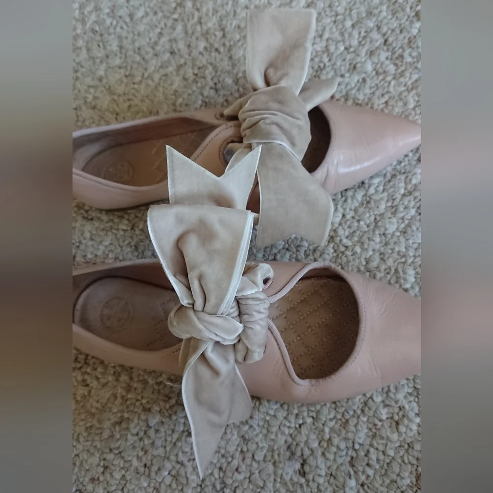 Tory Burch Clara Mules Bow Heel in nude/blush size 7